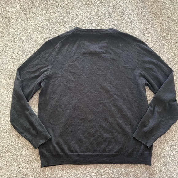 Calvin Klein Merino Wool Men's Charcoal V-Neck Sweater XL - Picture 2 of 6